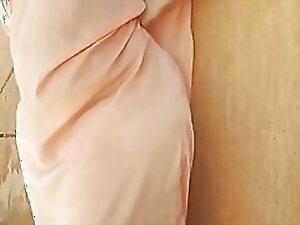 Žhavá arabská baba se širokým paprskem je nezbedně pleněna v horkém videu.